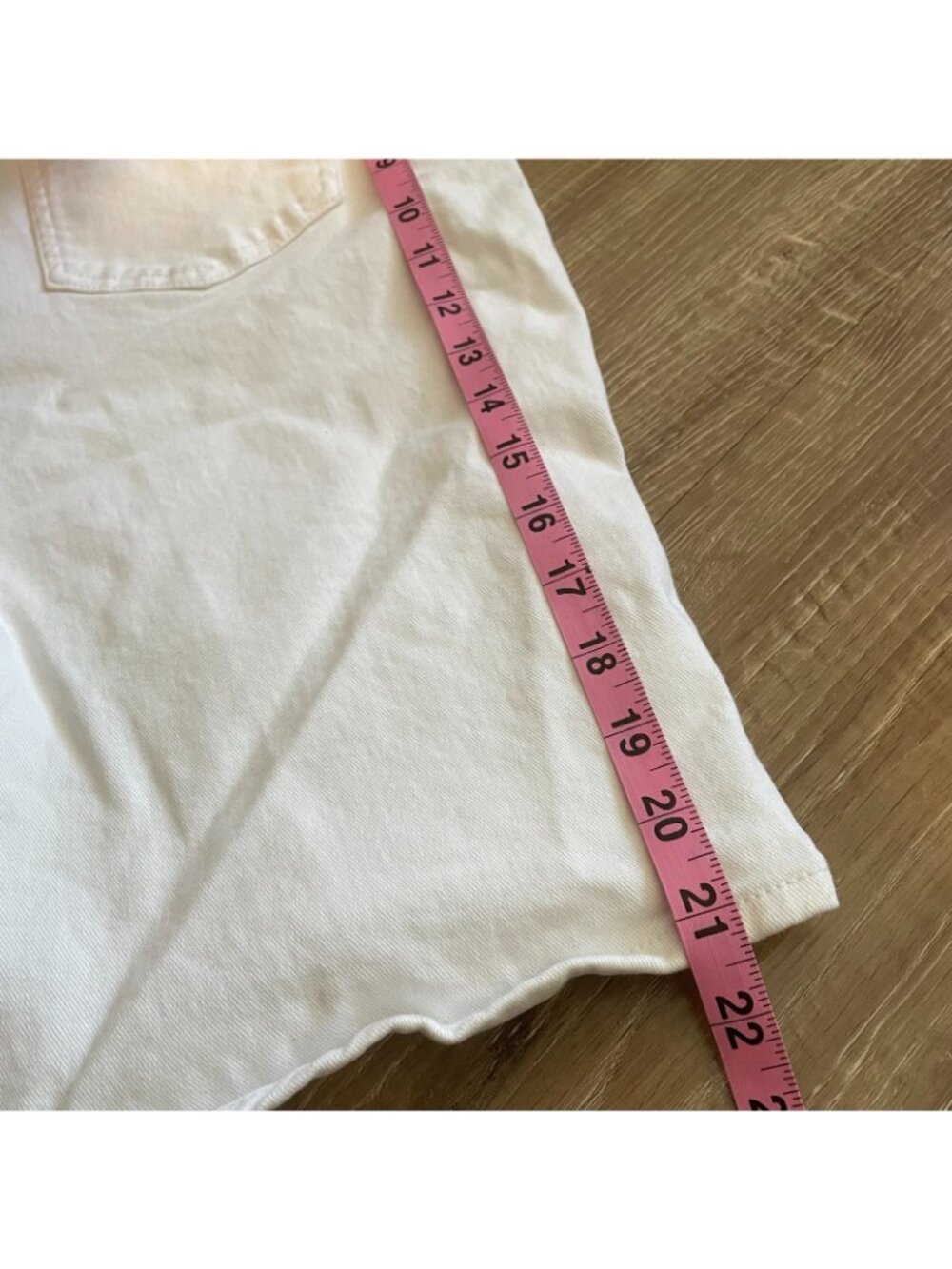 Gloria Vanderbilt Women's White Denim Shorts Size 12 Cuffed Hem Button Tab - Picture 7 of 11